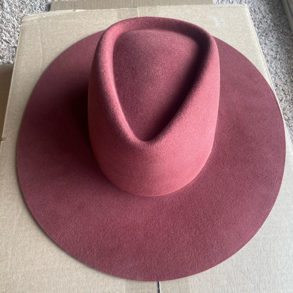 New w/ Tags Gigi Pip Dakota Triangle Crown Hat - Rusty Red - 59 M/L - Picture 3 of 11